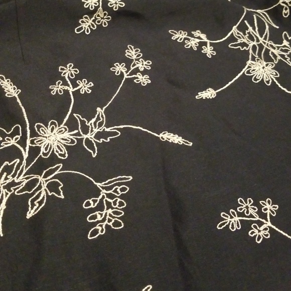 Ann Taylor skirt size 4 - Picture 2 of 5